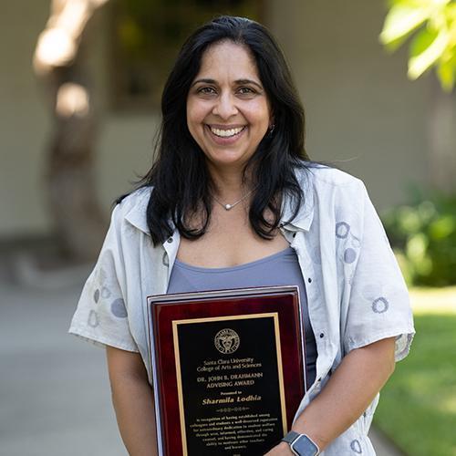Sharmilla Lodhia with her award