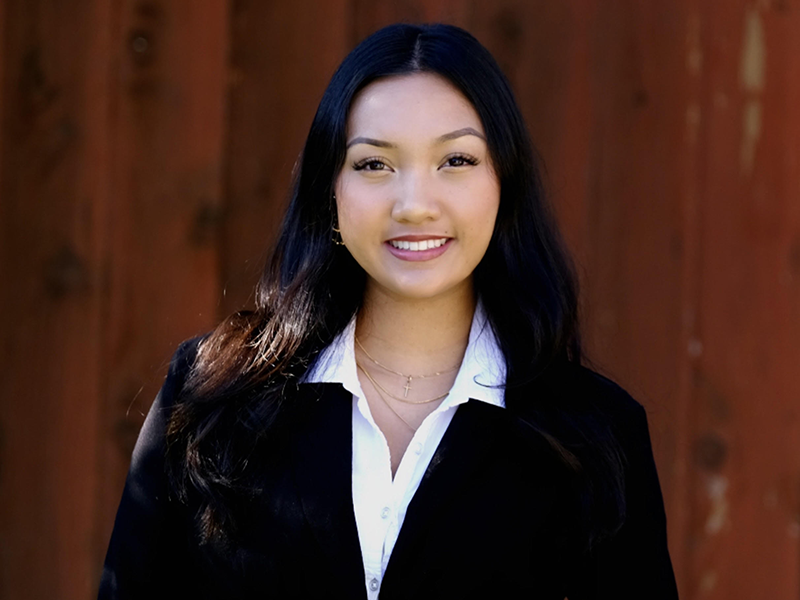 Camille Follante headshot