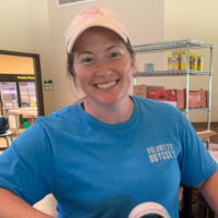 Sarah Petschonek Headshot Photo