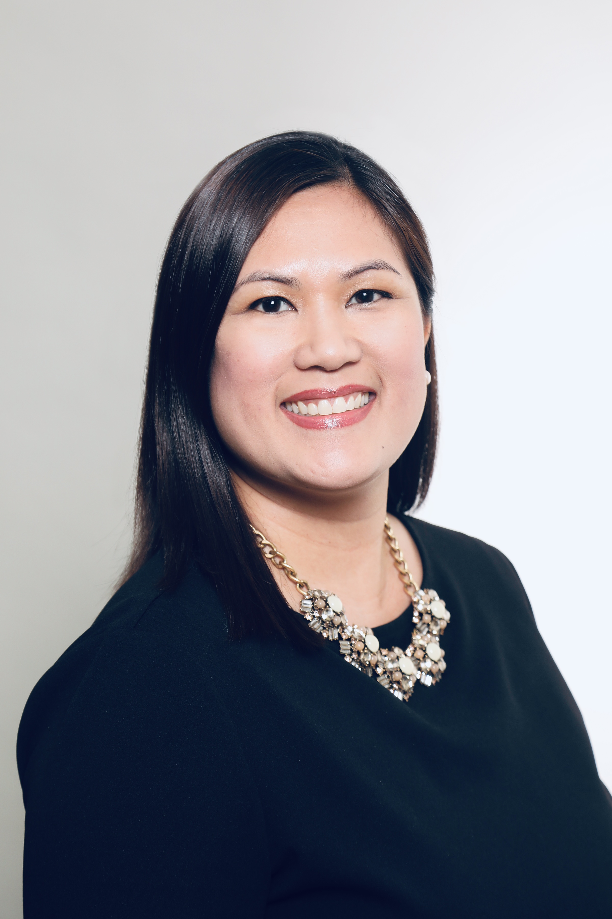 Christine Epres '01 Headshot