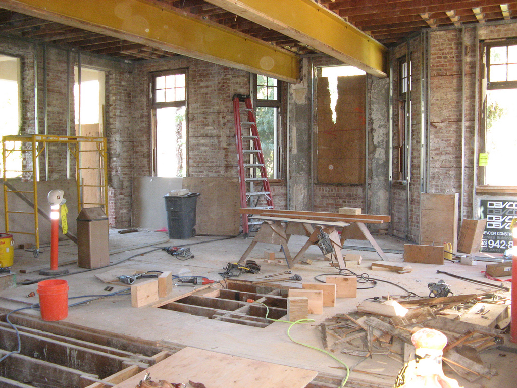 After a renovation in 1978, made possible by contributions from alumni and the Donohoe Alumni House Renovation Committee, a board room was added to the first floor.