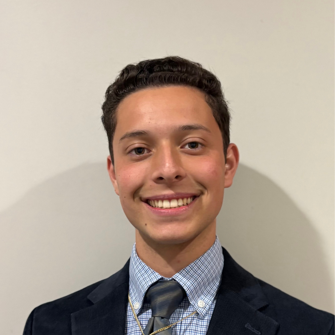 Emmanuel Valencia Headshot 