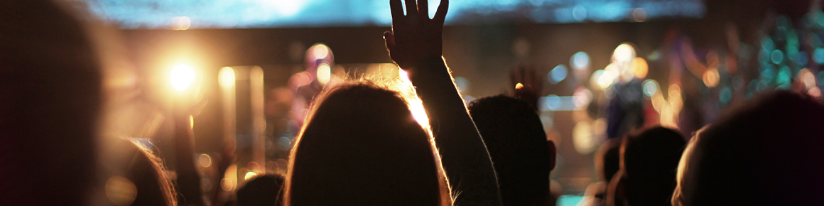Campus Ministry students worshipping 