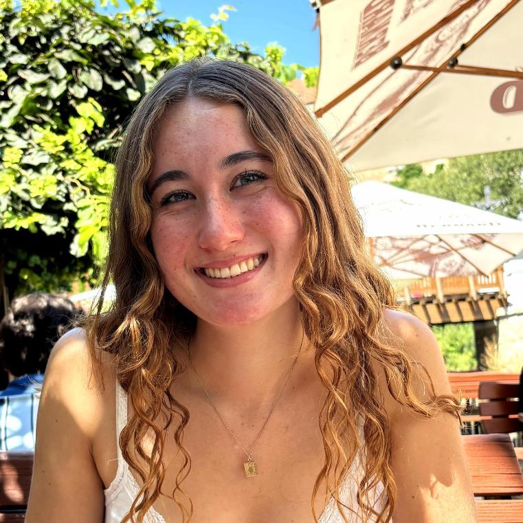 Olivia Imai headshot