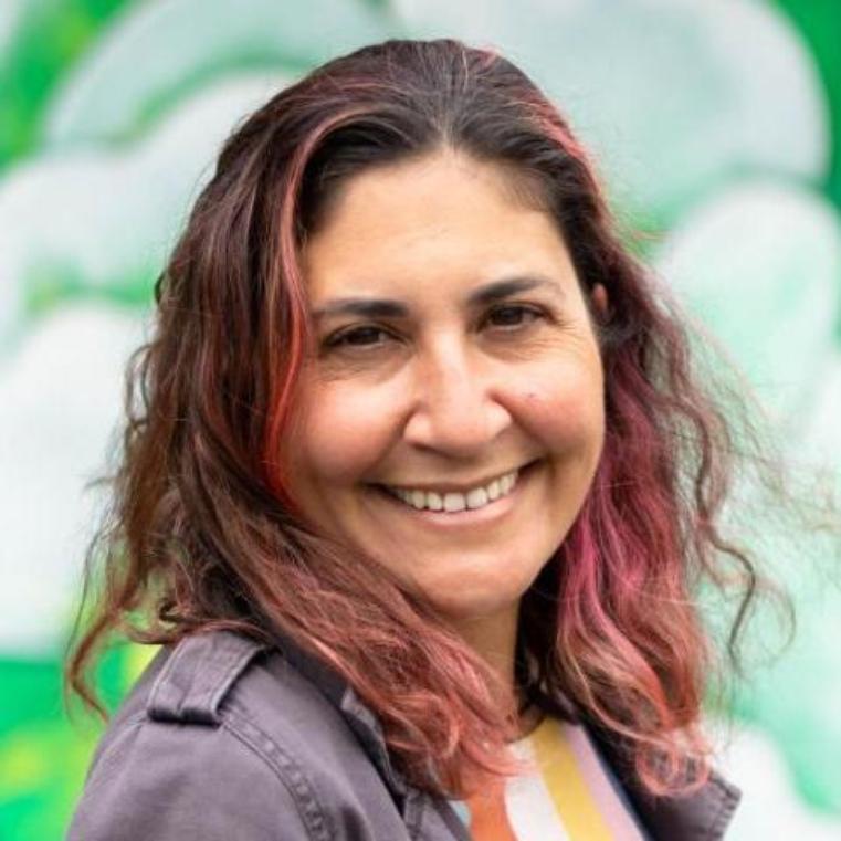 Angela Lucas Headshot