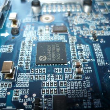 Computer chip with electrical engineering elements