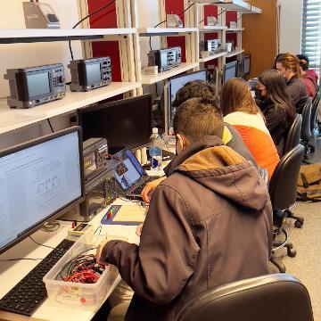Students working on computers in ELEN50 Lab