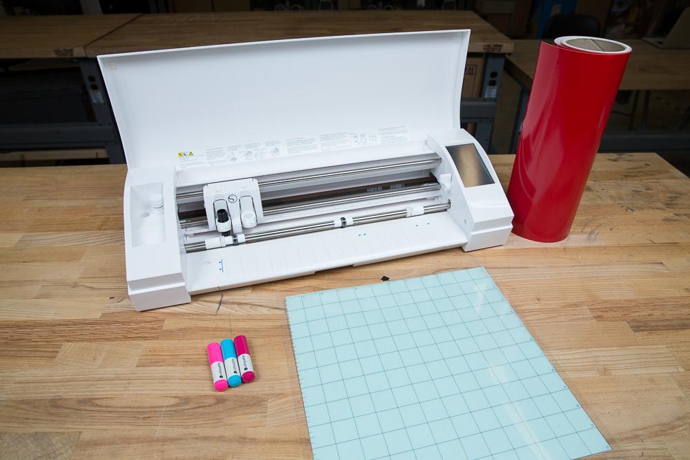 Photo of silhouette cameo