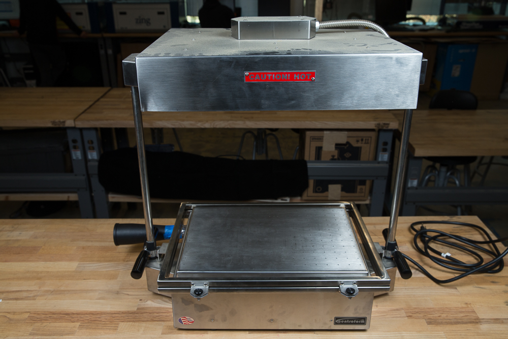 Vacuum Forming Machine
