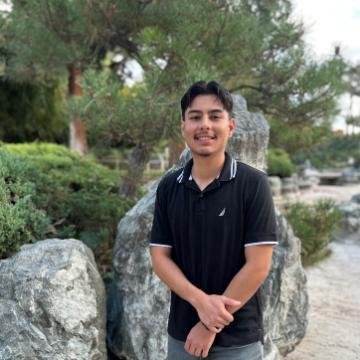 A photo of engineering student Eduardo Noyola