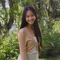 Christina
Au